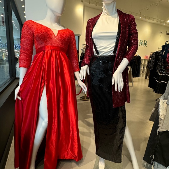 Meet your Posher, Runway Recycled! - Picture 4 of 4